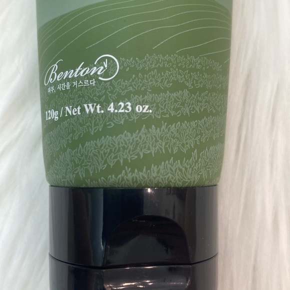 Benton |‎ Deep Green Tea Cleansing Foam | Facial Cleanser Face Wash - Picture 4 of 8